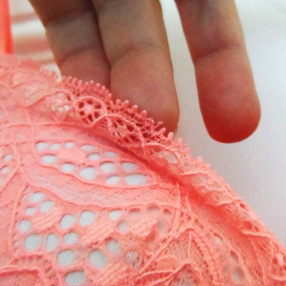 Victoria secret- Push up size 34D - Picture 4 of 10